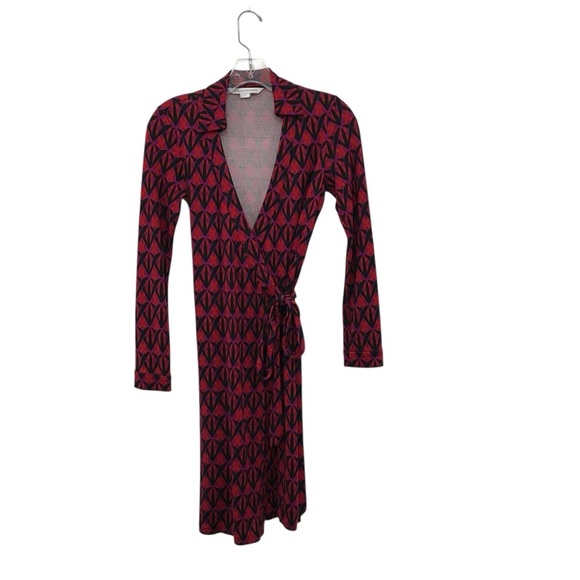 Diane Von Furstenberg Red and Black Geometric Wrap Dress Silk Size 2 - Picture 7 of 7